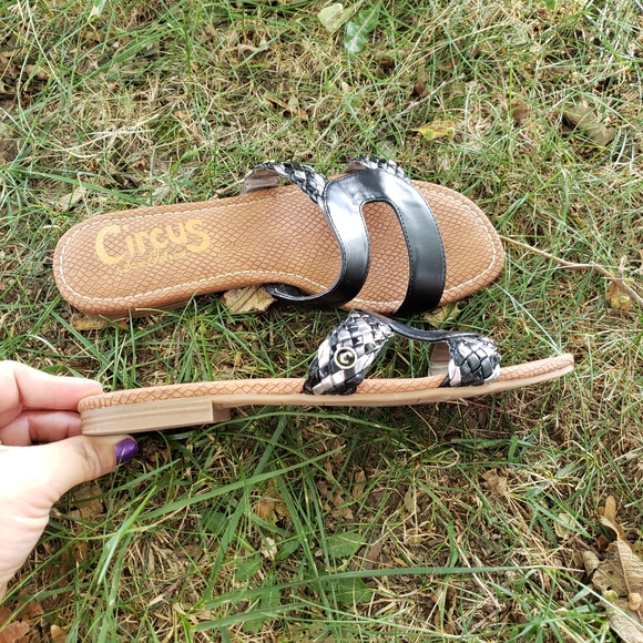 Sam Edelman Circus Bethany Sandals - Picture 4 of 5